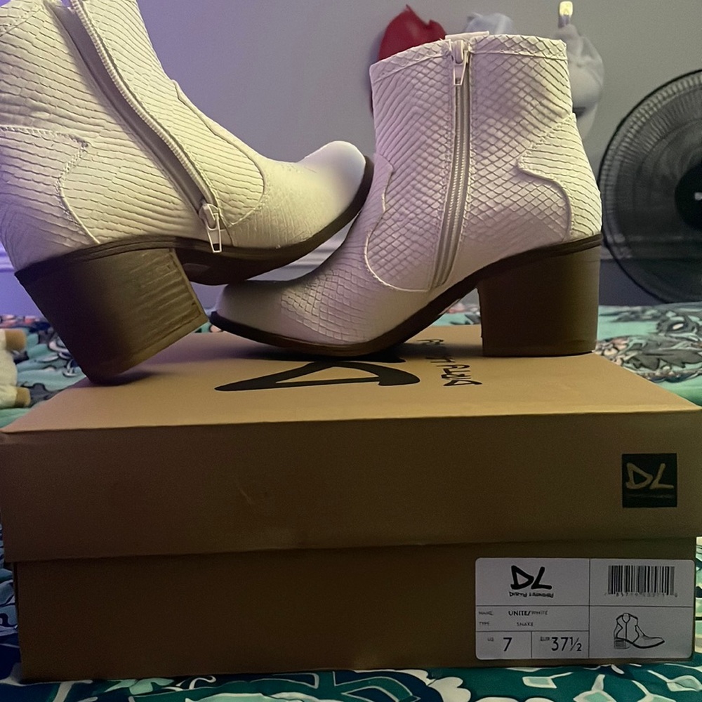 dirty laundry white booties